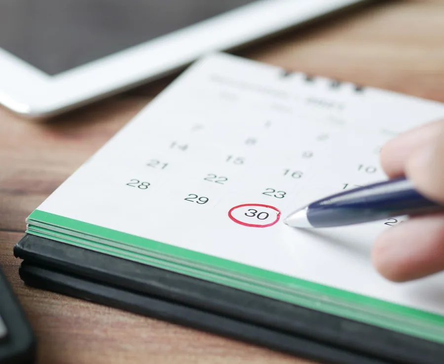 Marcando una fecha en el calendario, foto de referencia